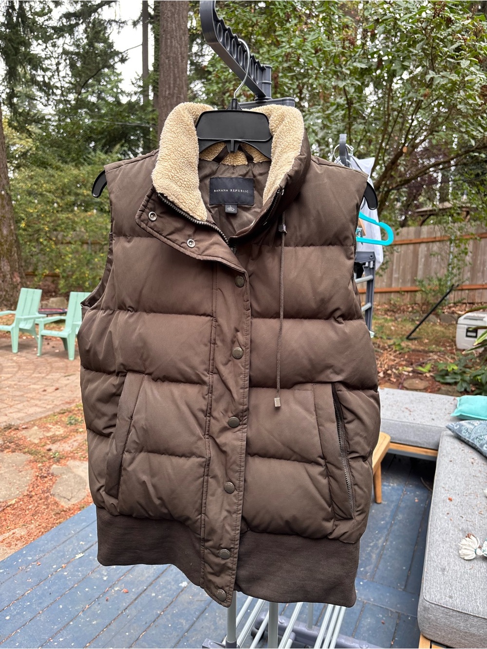 Banana Republic women’s olive green Puffer Vest with Sherpa Collar